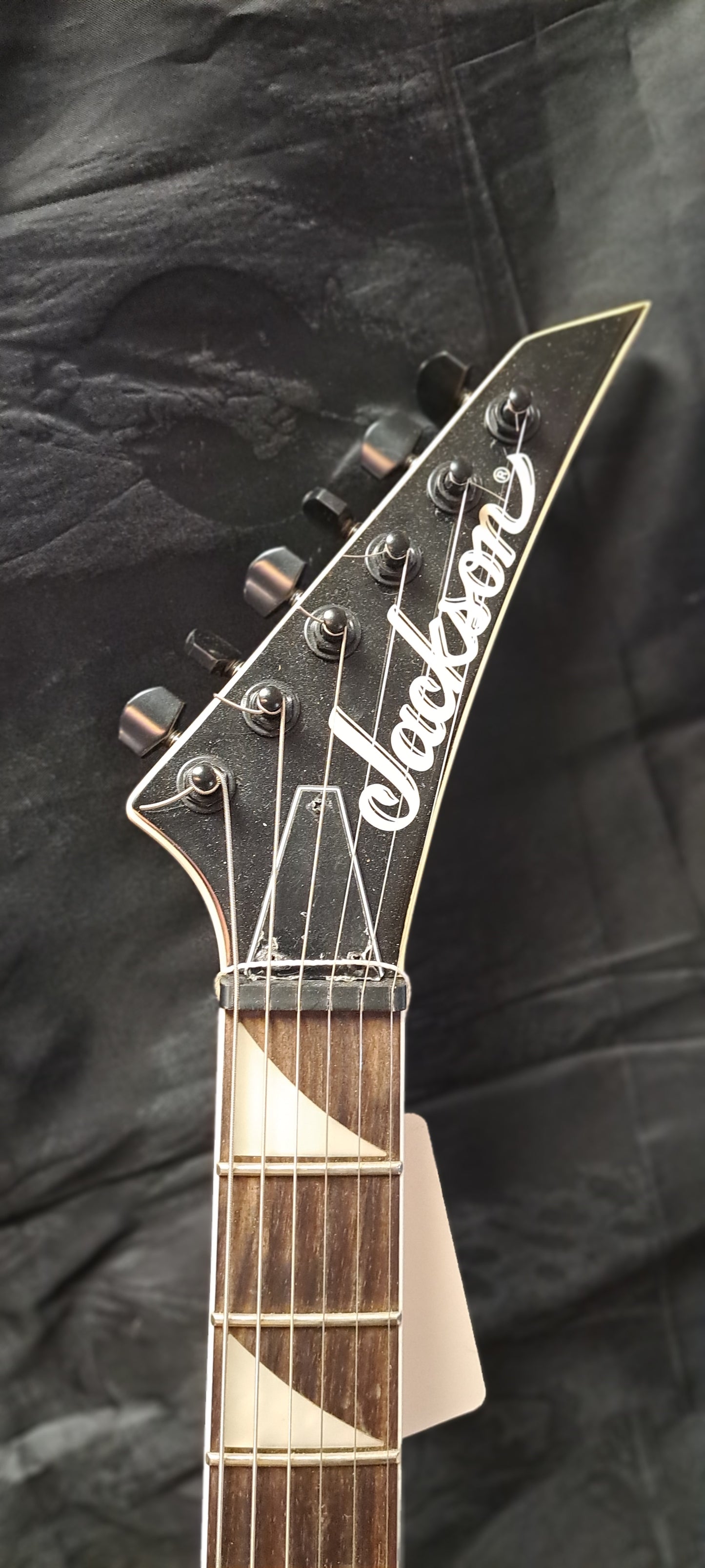 Jackson JS Series Rhoads JS32T Electric Guitar Black and White