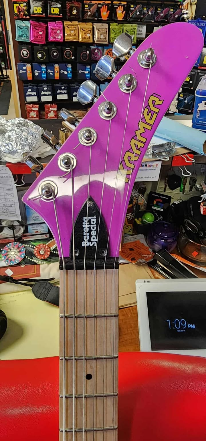 Kramer Baretta Special - Purple