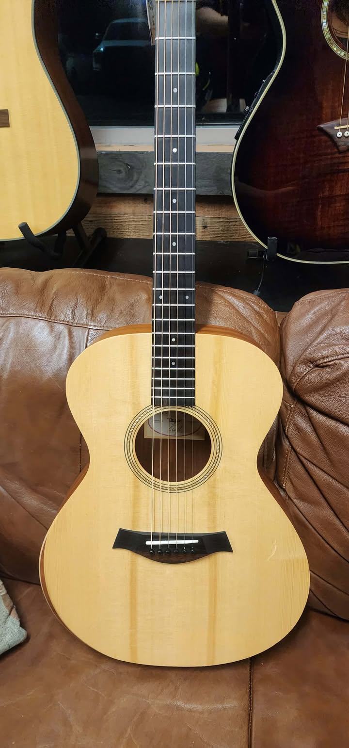 Taylor - Acoustic Guitar - Academy 12 - Natural