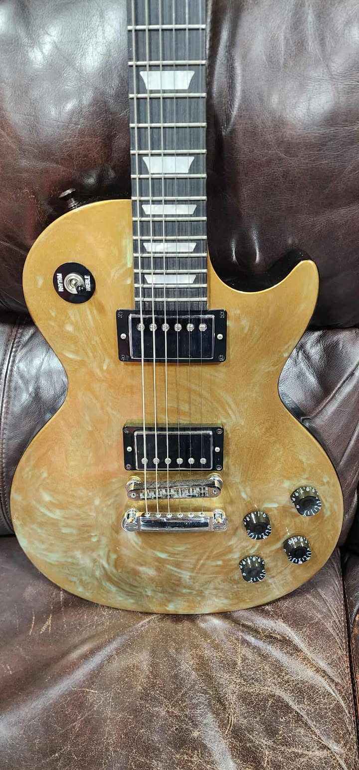 Gibson Les Paul Studio Swirl series 2011 (Gold)