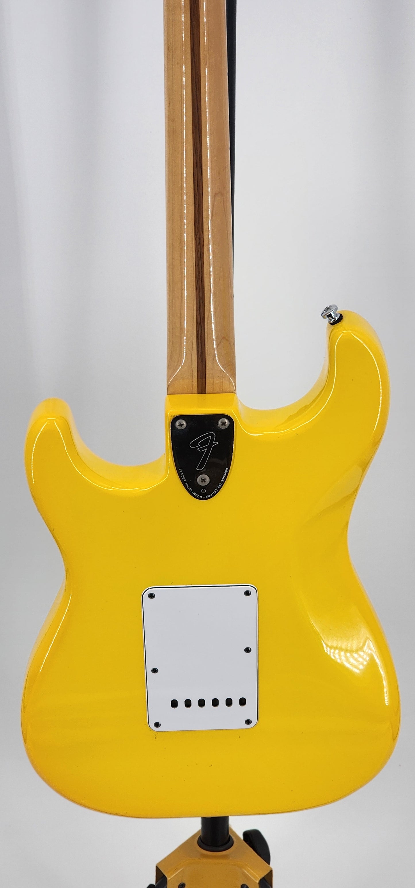 Fenders Stratocaster - 1981 - Monaco Yellow - International Color Series