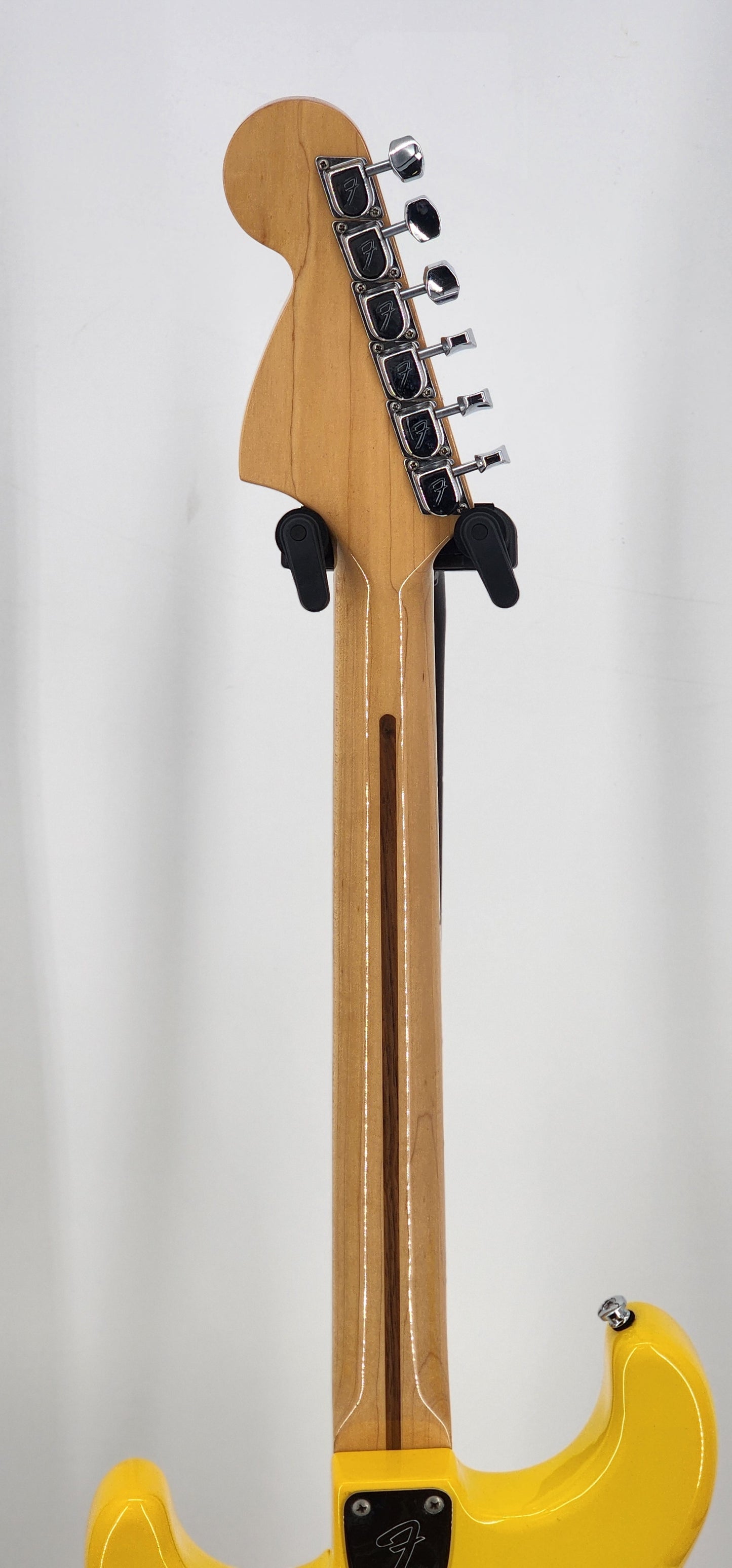 Fenders Stratocaster - 1981 - Monaco Yellow - International Color Series