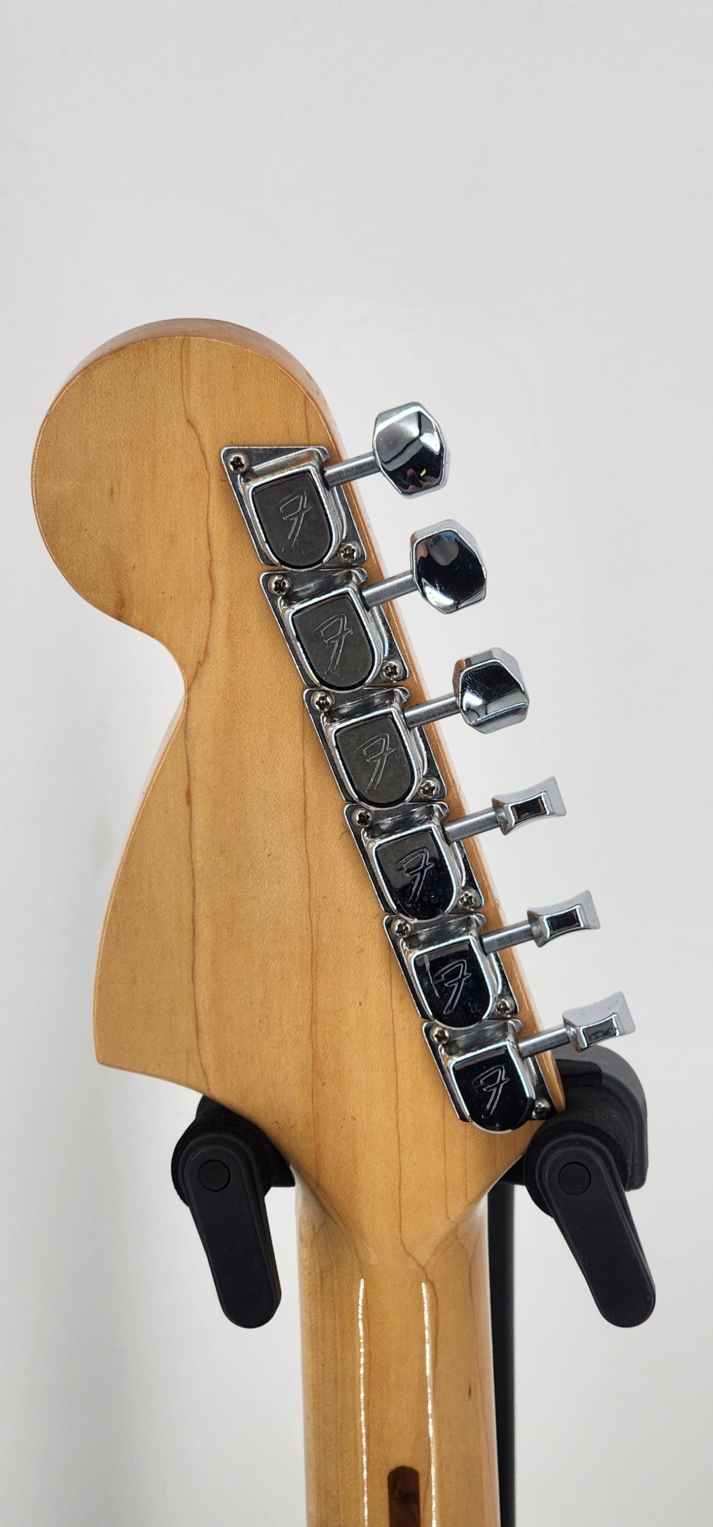 Fenders Stratocaster - 1981 - Monaco Yellow - International Color Series