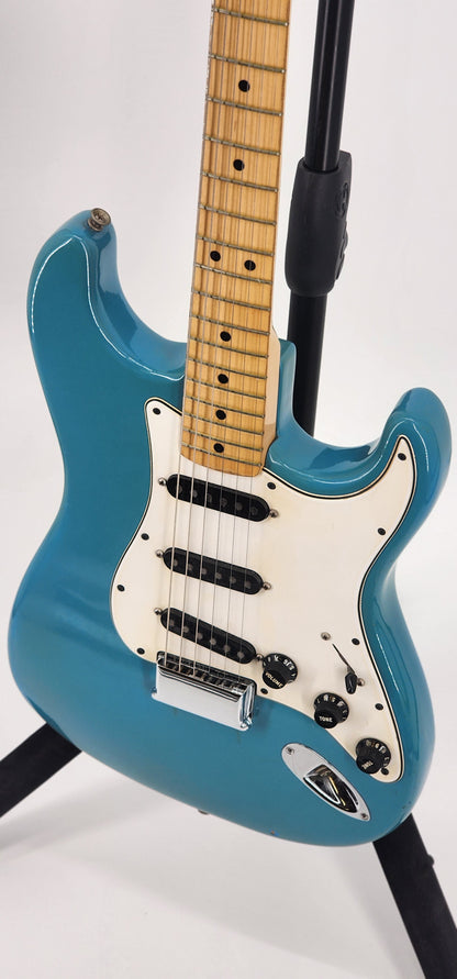 Fenders Stratocaster - 1981 - Maui Blue  - International Color Series