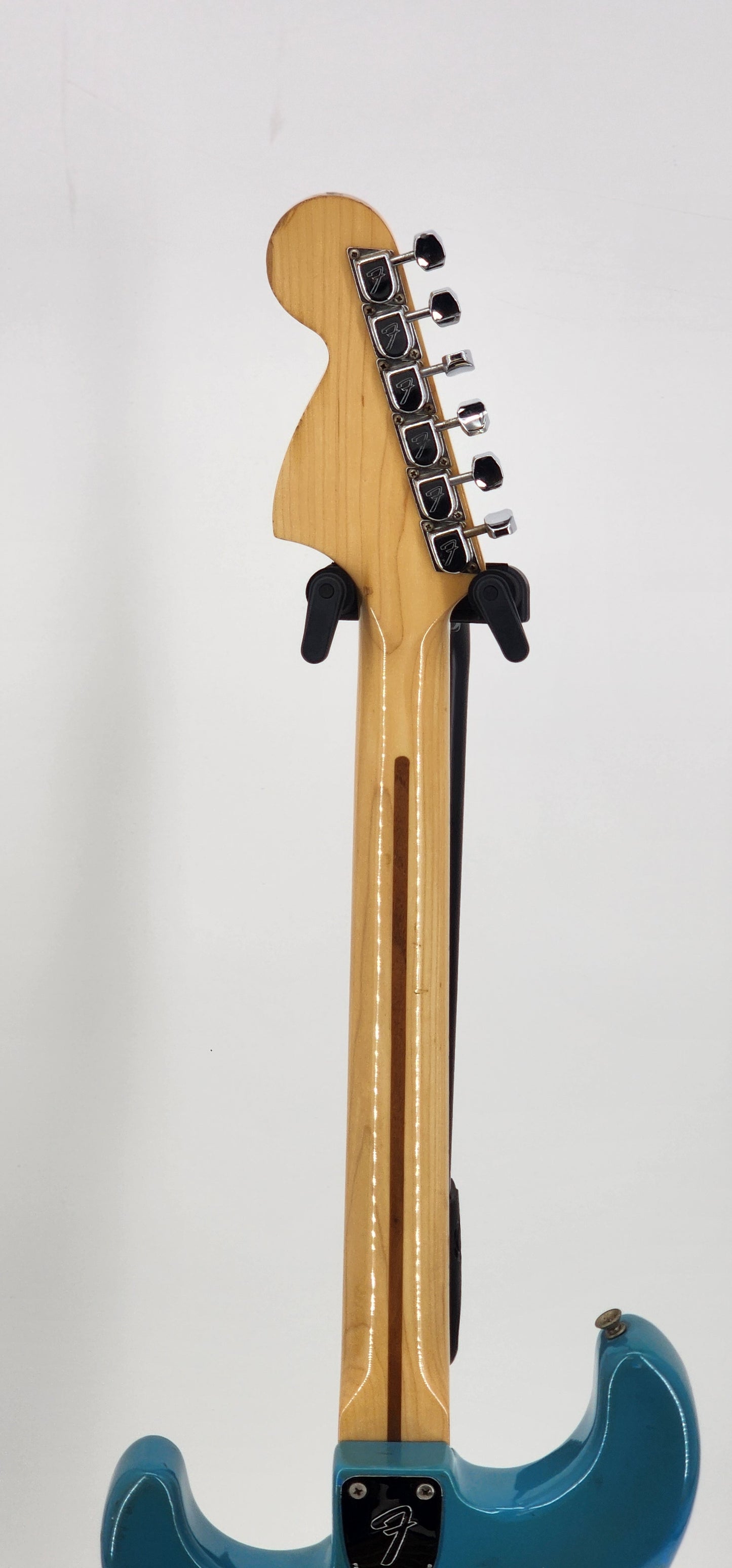 Fenders Stratocaster - 1981 - Maui Blue  - International Color Series