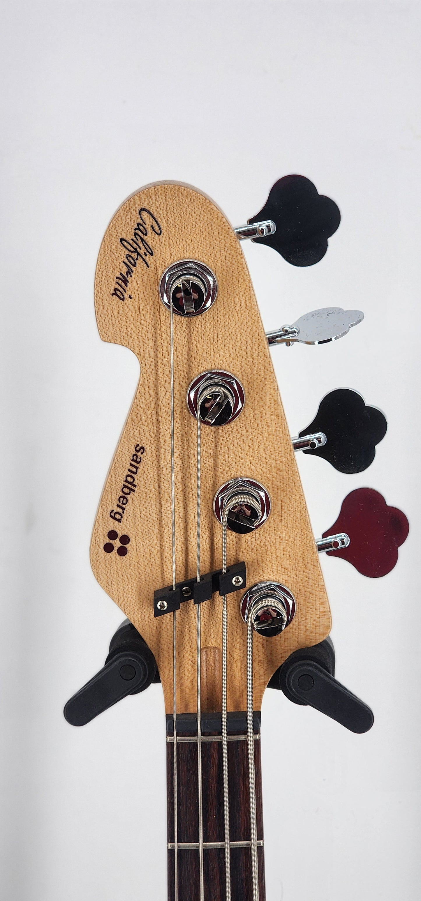 Sandberg - V52 - lefty Bass Guitar - 2022 - Cream Gloss