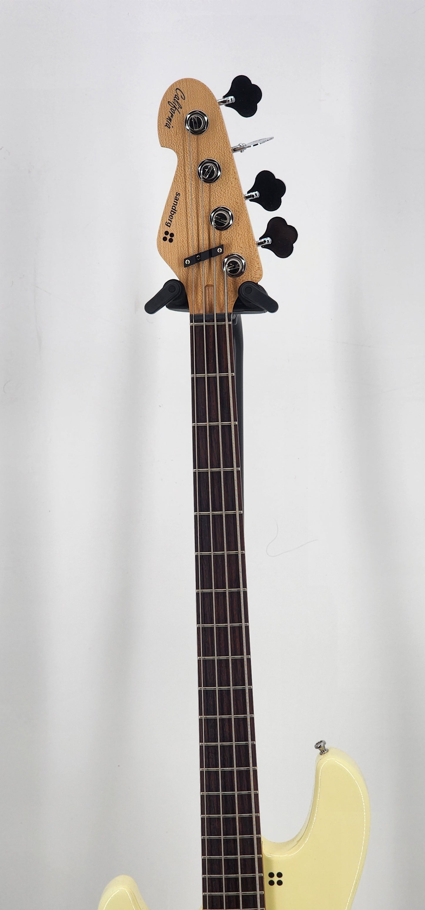 Sandberg - V52 - lefty Bass Guitar - 2022 - Cream Gloss