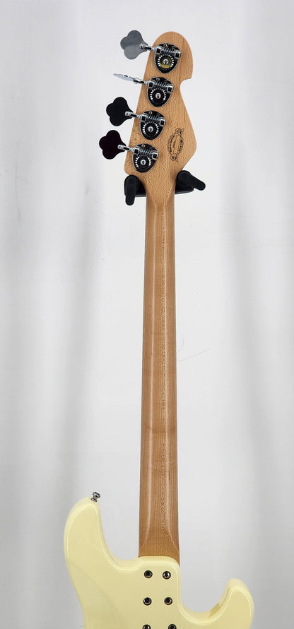 Sandberg - V52 - lefty Bass Guitar - 2022 - Cream Gloss