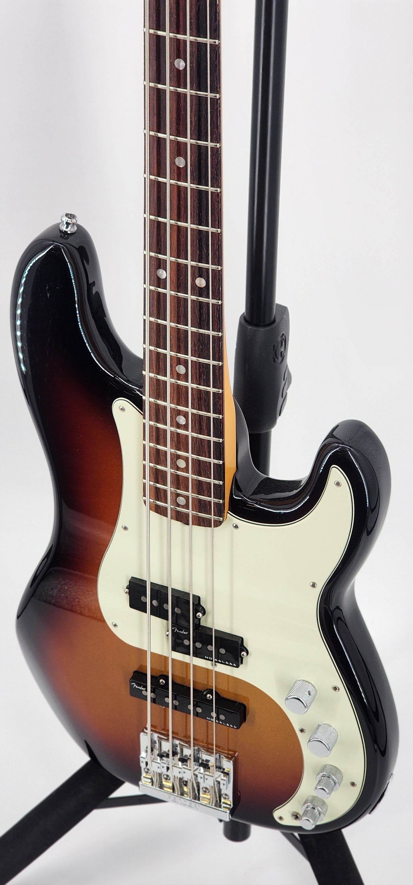 Fender - American Ultra Precision Bass Guitar - 2021 - Sunburst