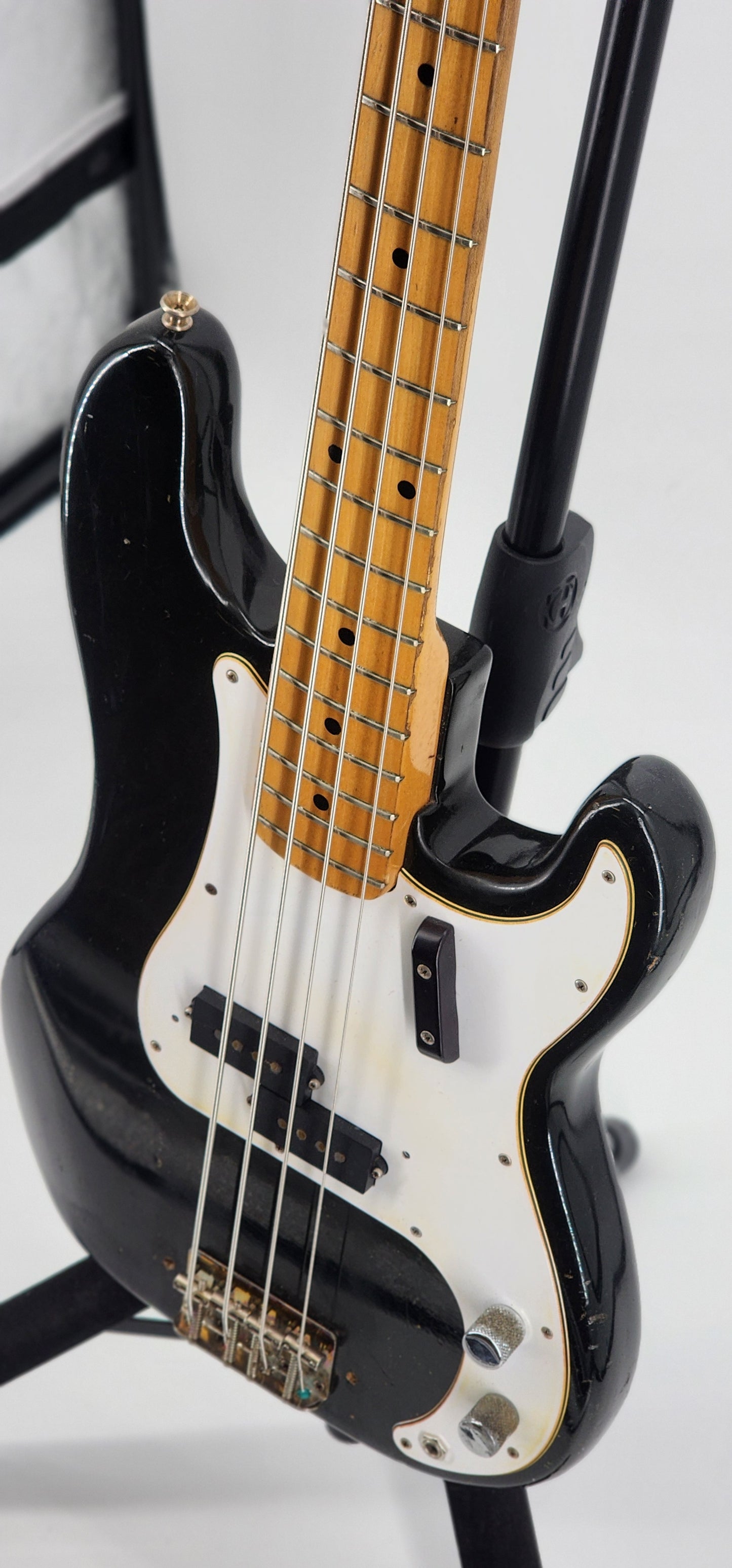 Fender - Precision Bass - 1971 - Black