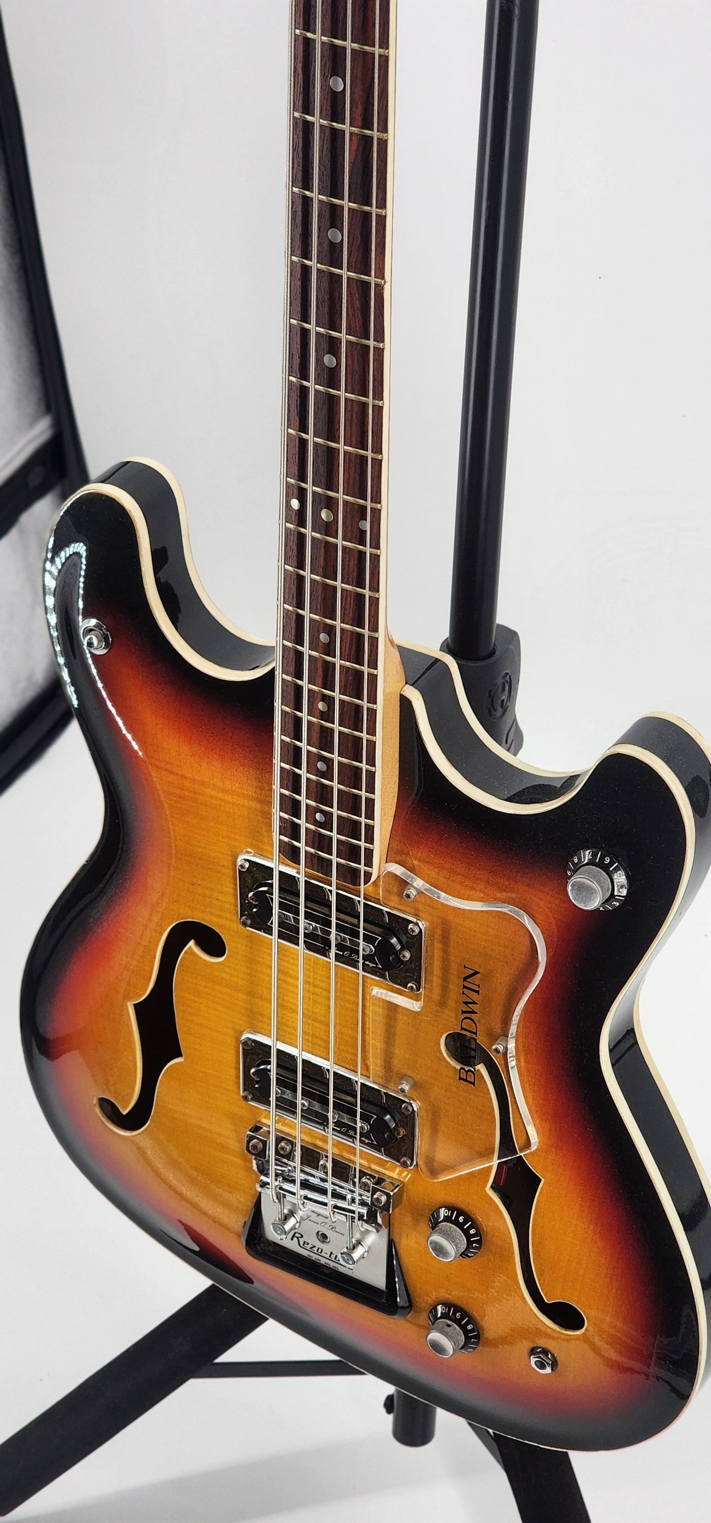 Burns Baldwin - Vibraslim - Bass Circa - 1964 - Sunburst