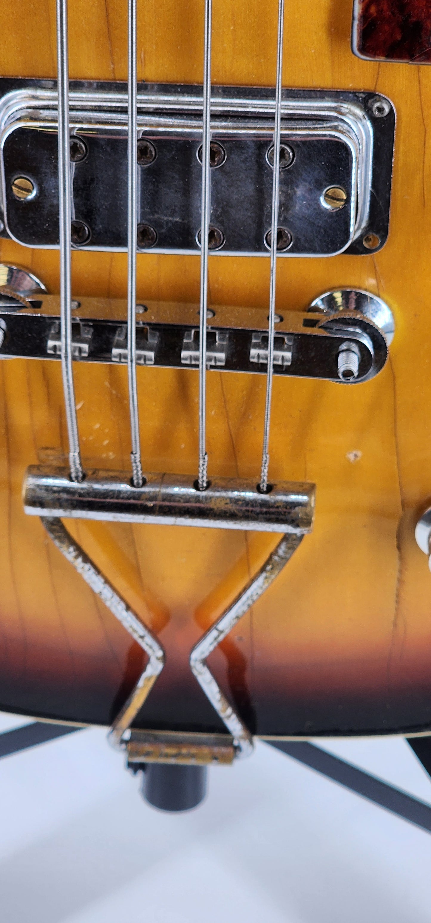 Baldwin - 704 - Bass Circa - 1969 - Sunburst