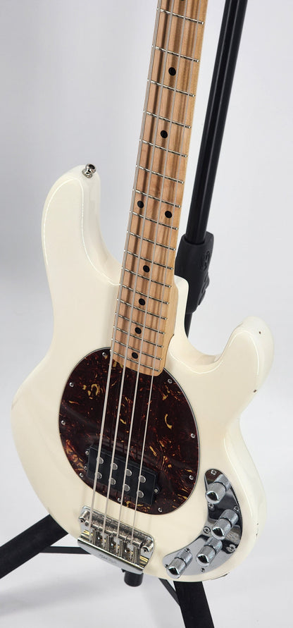 Ernie Ball Music Man - Stingray - 2007 - Olympic White