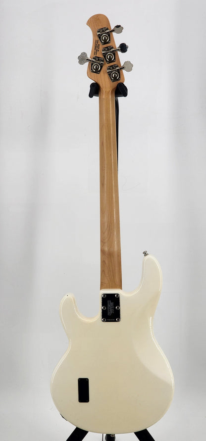 Ernie Ball Music Man - Stingray - 2007 - Olympic White