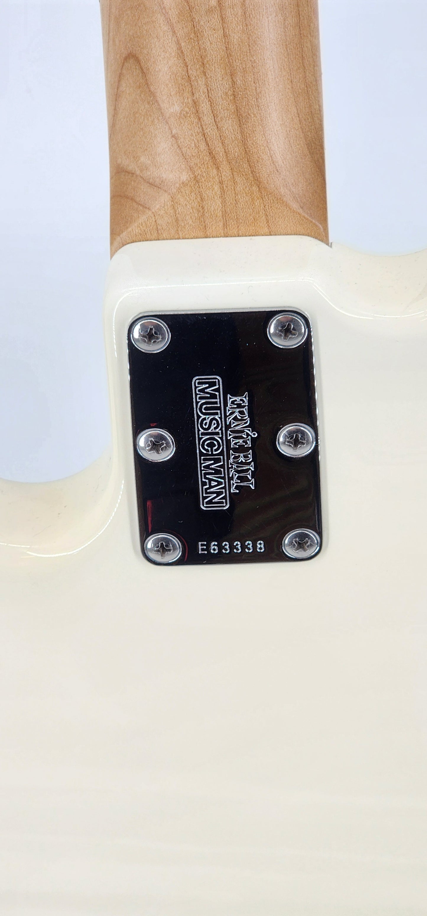 Ernie Ball Music Man - Stingray - 2007 - Olympic White