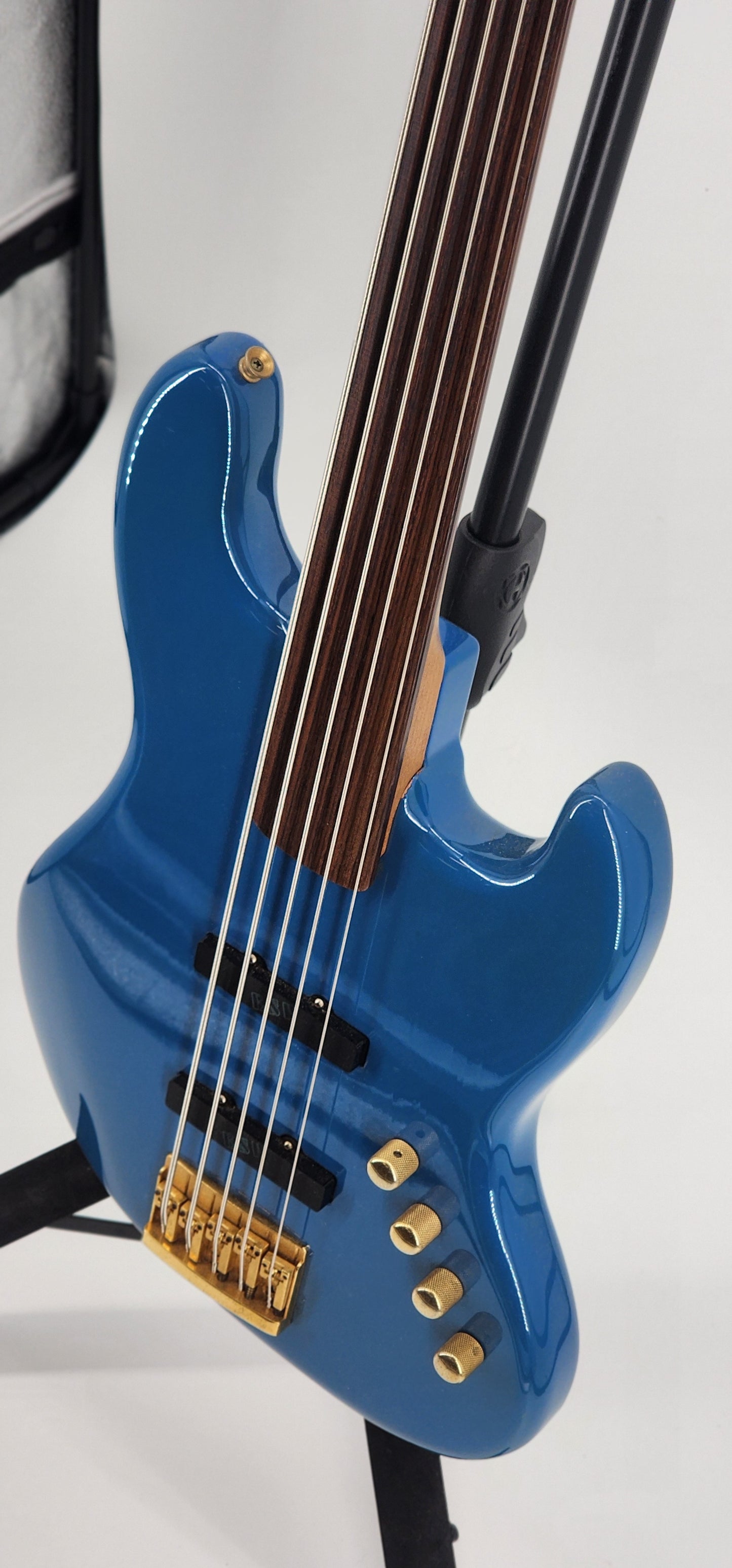 ESP - Fretless Jazz Bass 5-string MIJ - 1988 - Petty Blue