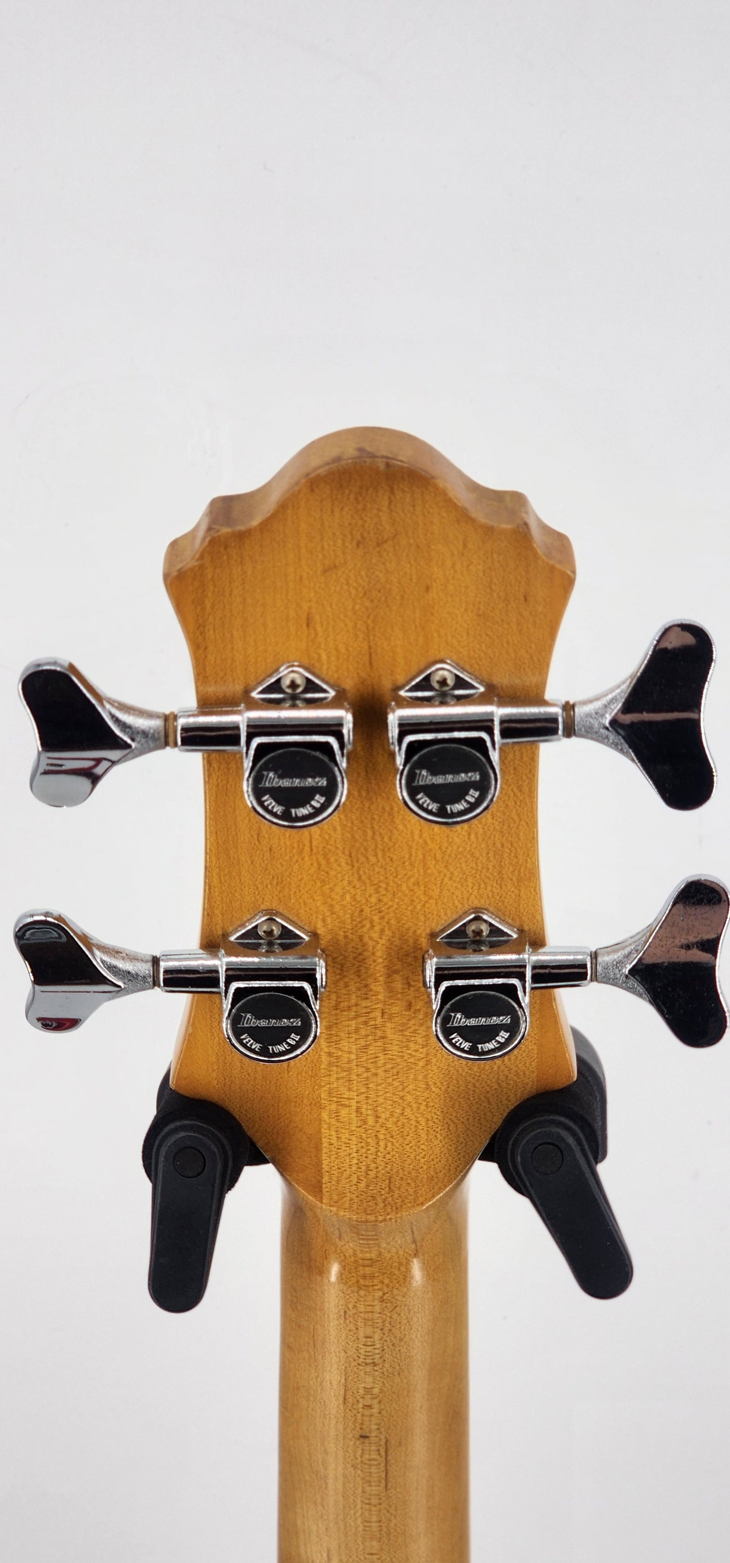 Ibanez - 824 - 1985 - Candy Apple Red