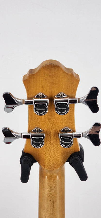 Ibanez - 824 - 1985 - Candy Apple Red