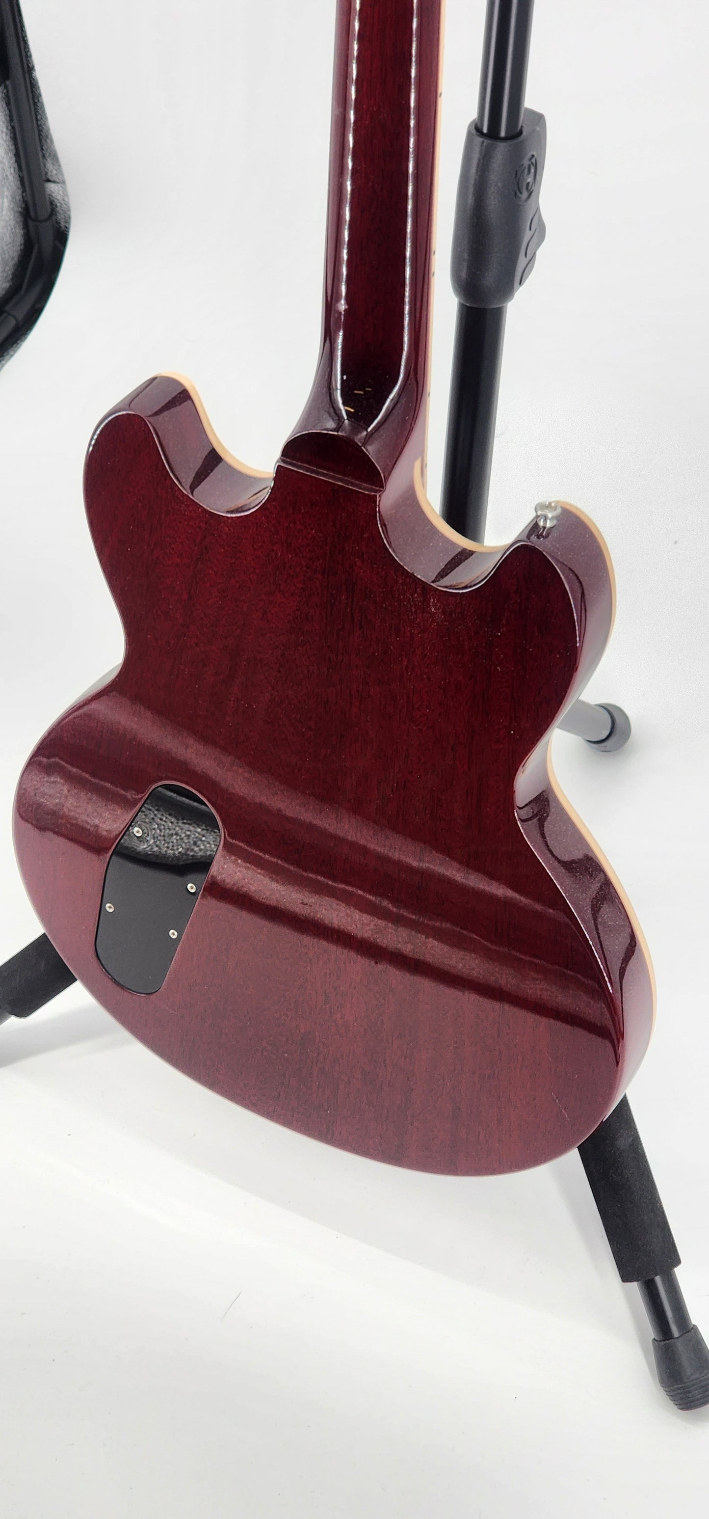 Gibson - Midtown Bass - 2013 - Cherry Red