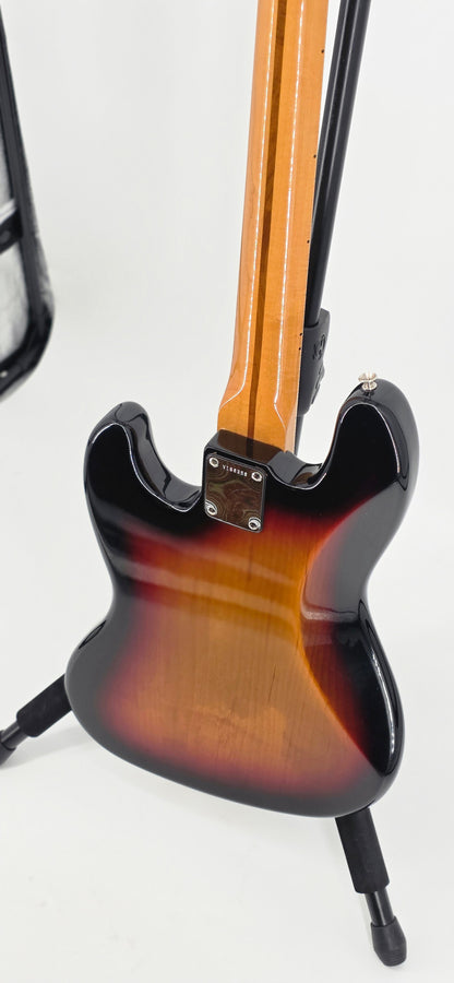 Fender - USA '62 Jazz Bass Reissue Body / '57 Precision Bass Neck - 2006 - Sunburst
