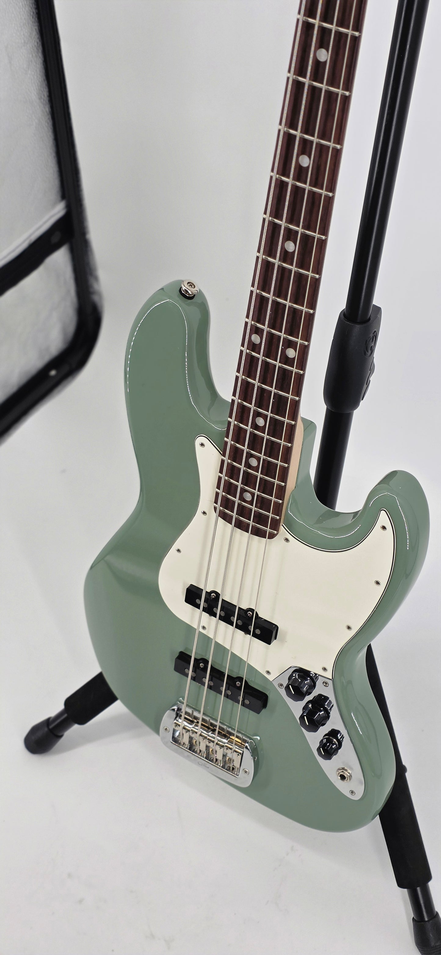G&L - Jazz Bass - 2025 - Matcha Green