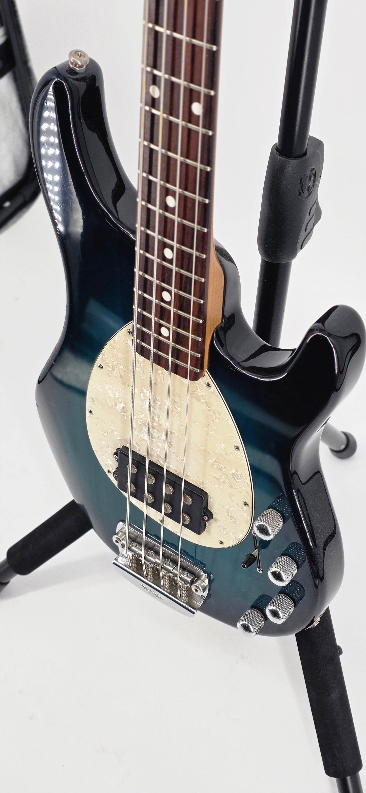Music Man - Sterling - USA Model - 2006 - Pacific Blue Burst