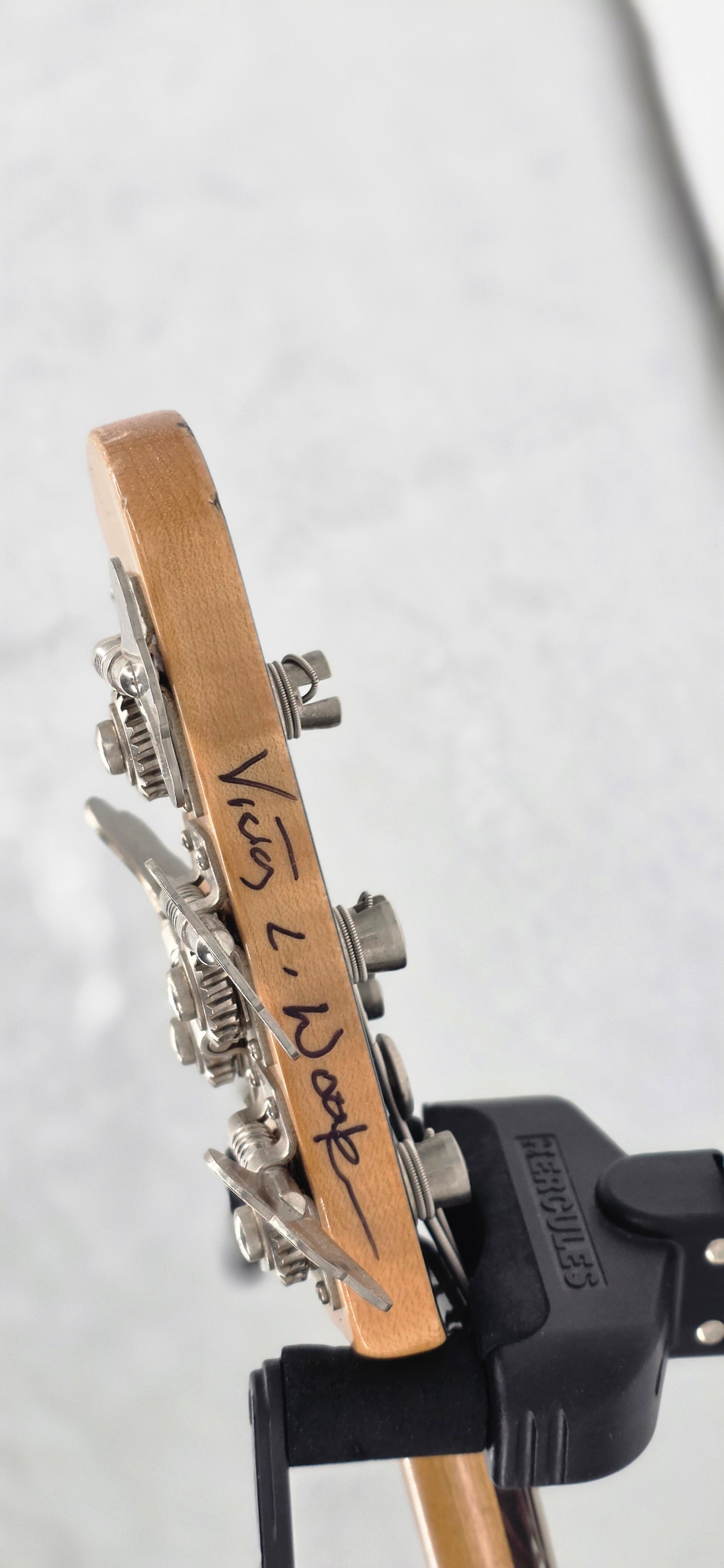 Music Man - Sterling - USA Model - 2006 - Pacific Blue Burst