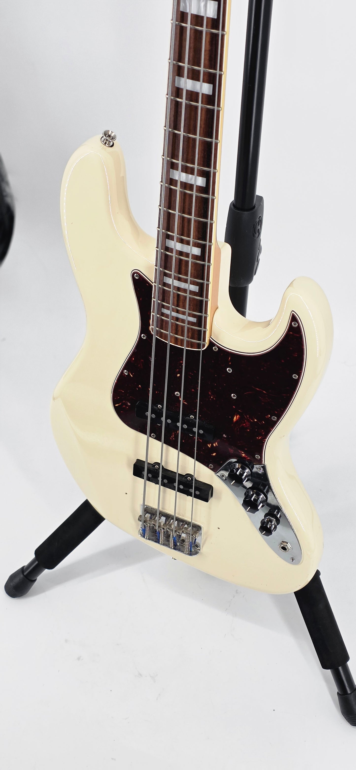 Fender - '66' Jazz Bass - MIJ - 2013 - Olympic White w/Matching Headstock (Modded)