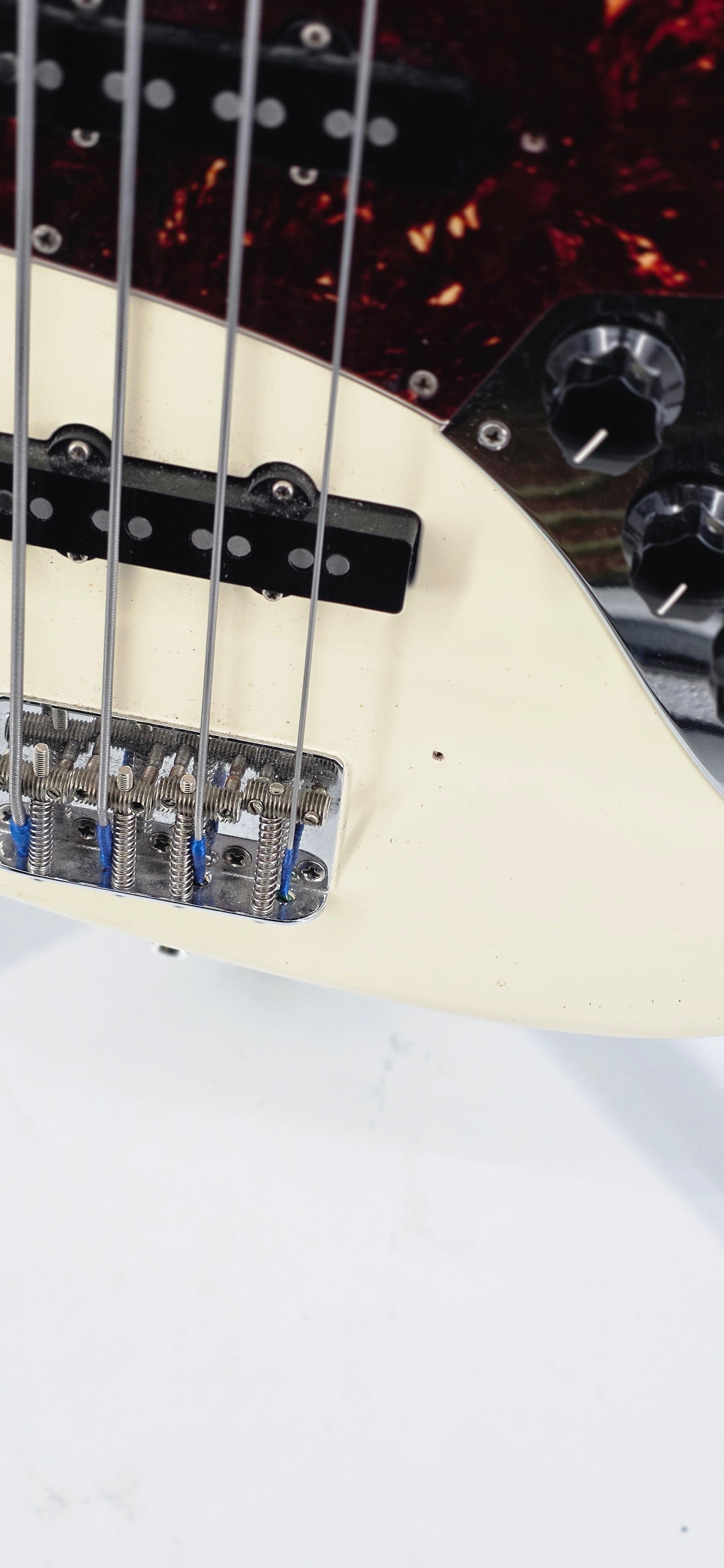 Fender - '66' Jazz Bass - MIJ - 2013 - Olympic White w/Matching Headstock (Modded)
