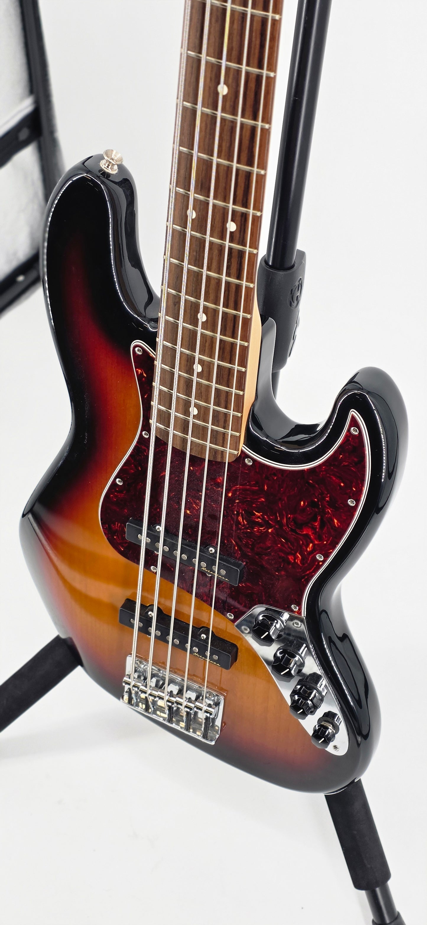 Fender - 5-String Jazz Bass - Deluxe Series- MIM - 2007 - Sunburst