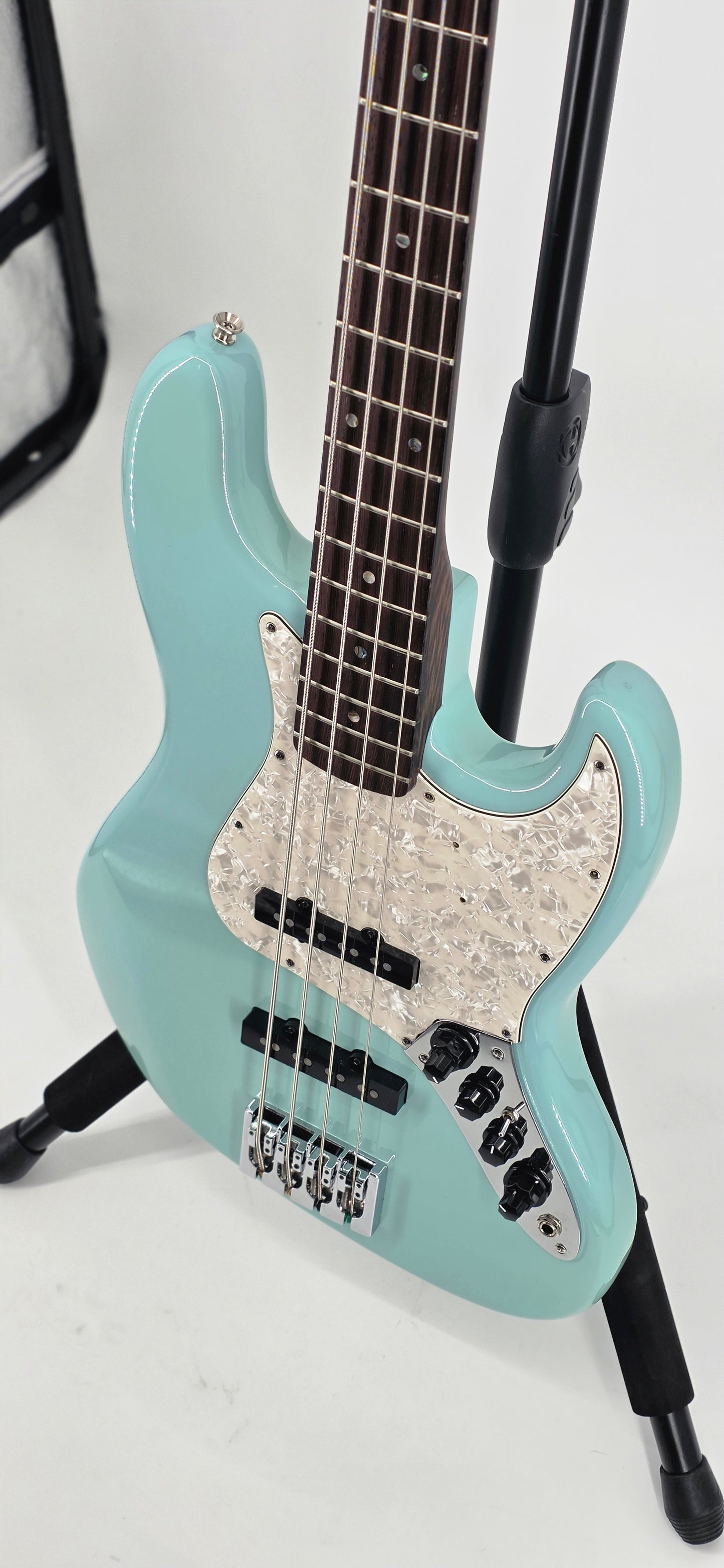 Fenderesque - Jazz Bass - 2024 - Daphne Blue