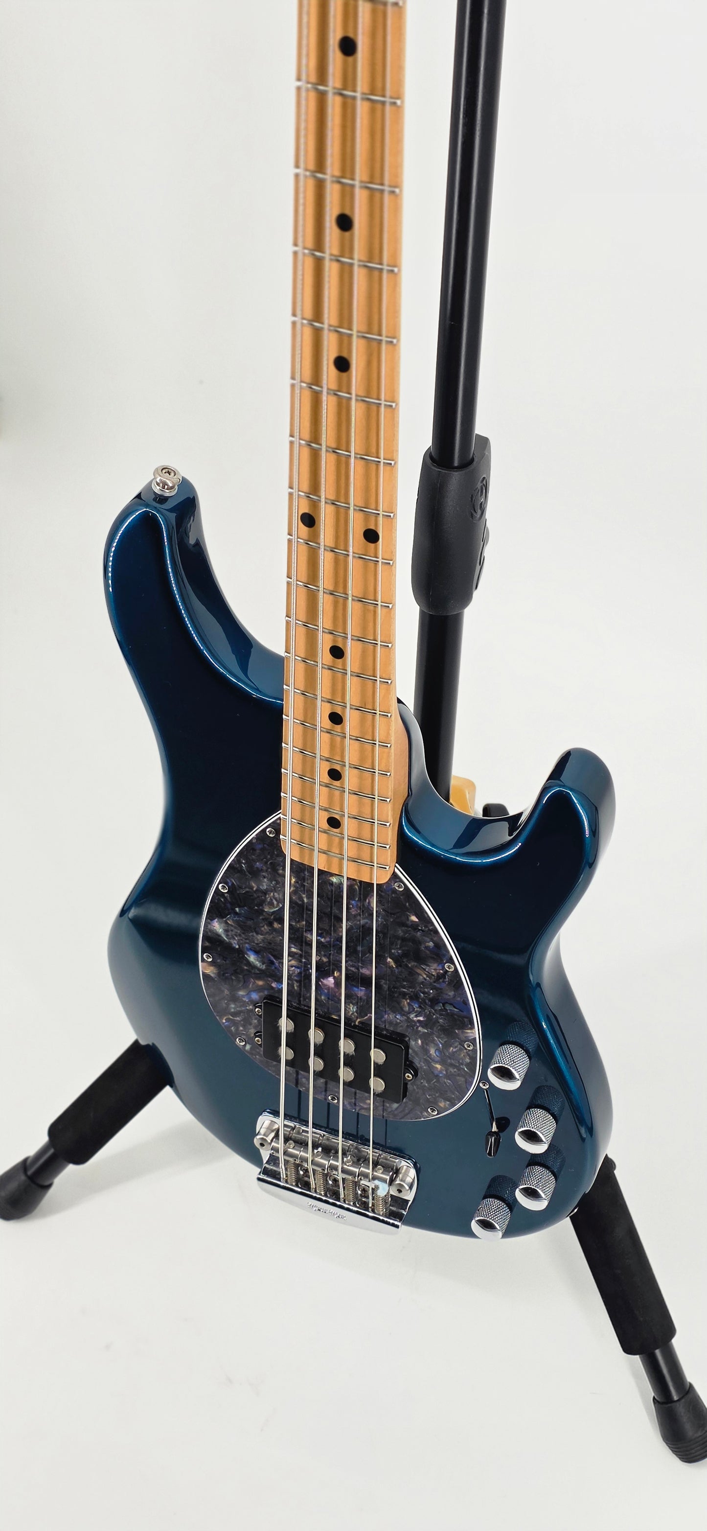 Ernie Ball Music Man - Sterling - USA Model - 1998 - Pearl Blue - Maple Fret Board