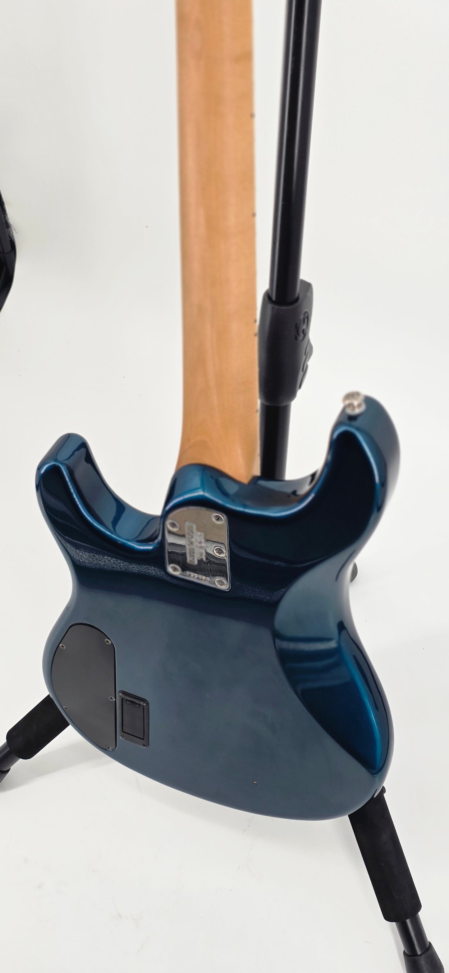 Ernie Ball Music Man - Sterling - USA Model - 1998 - Pearl Blue - Maple Fret Board