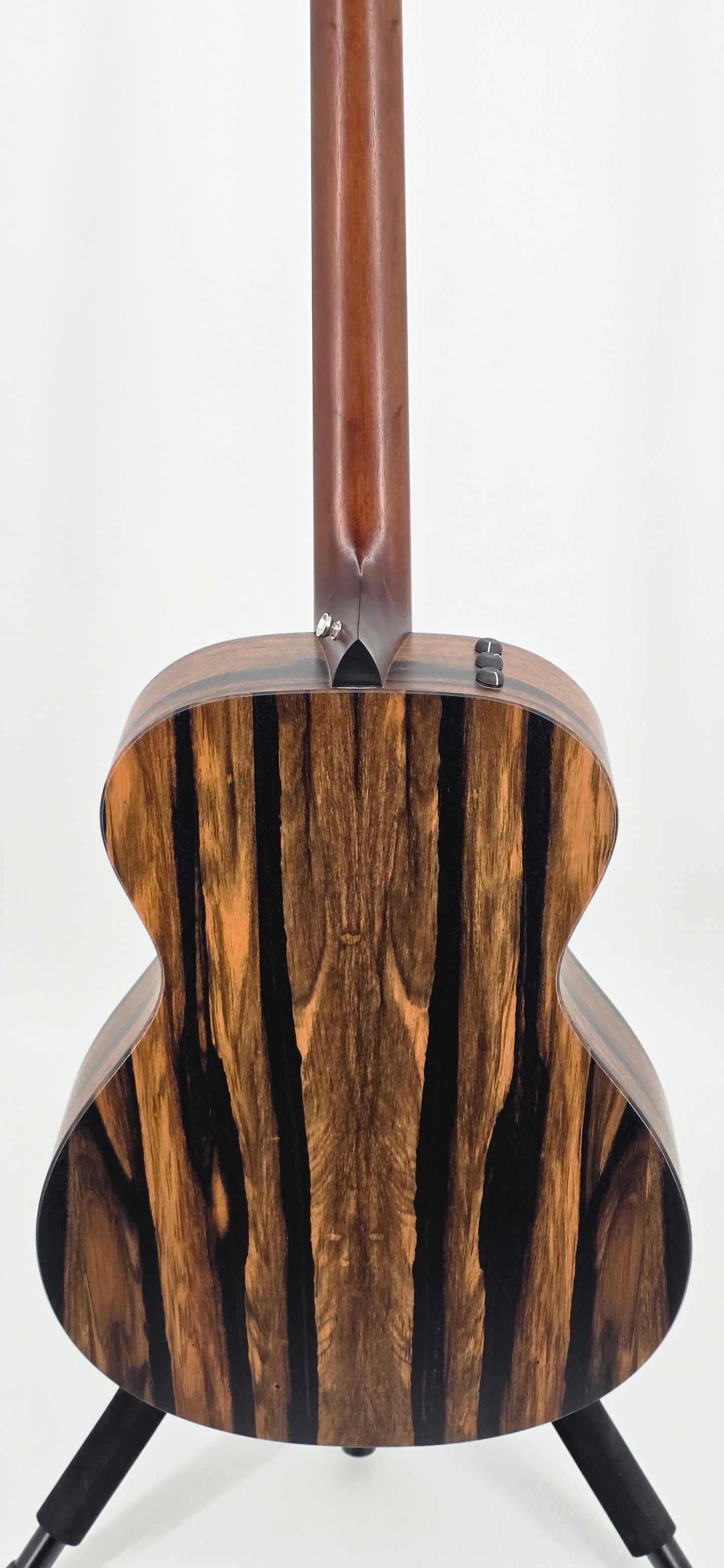 Taylor - AD12E - Ebony Black Top