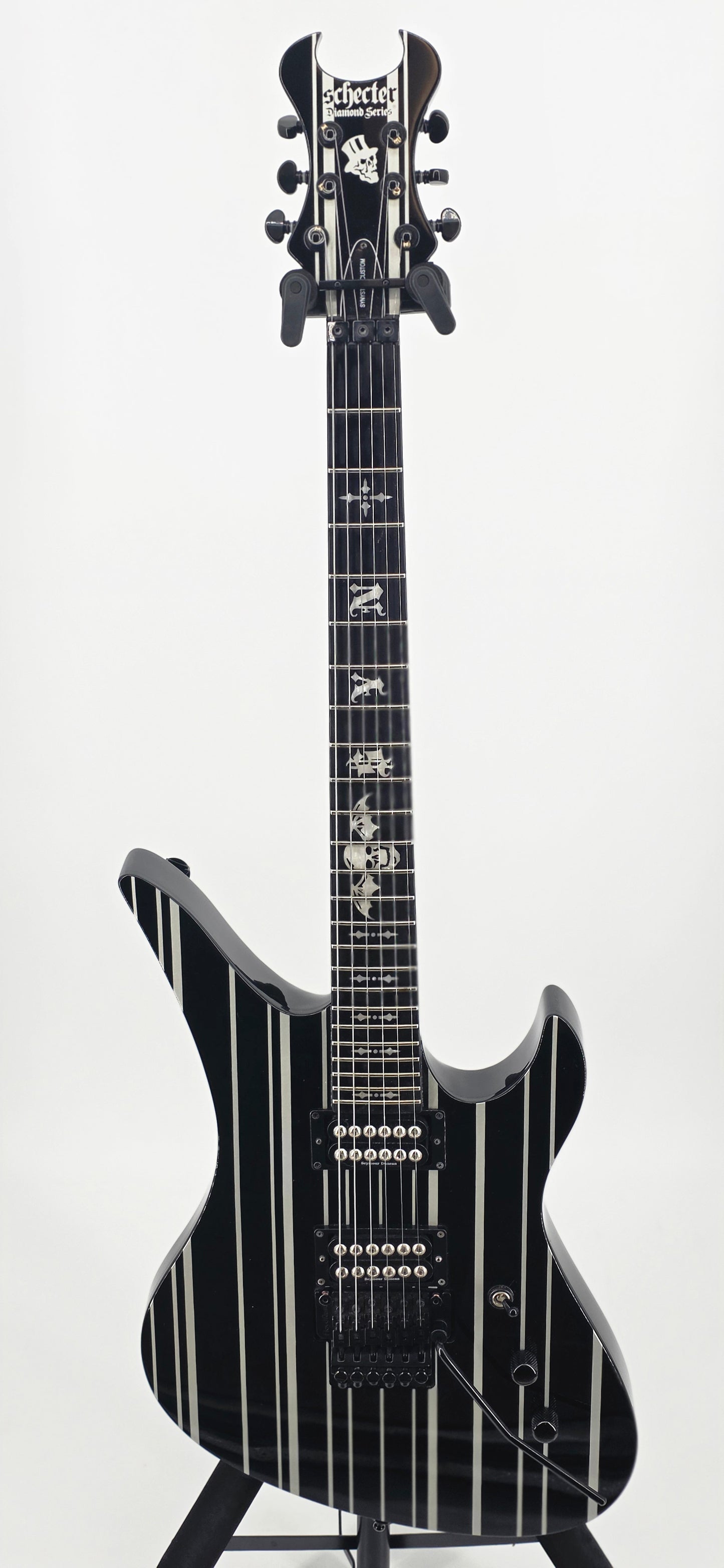 Schecter - Synyster Gates Signature - Synyster Custom  - 2015 - Black with Silver Pinstripes