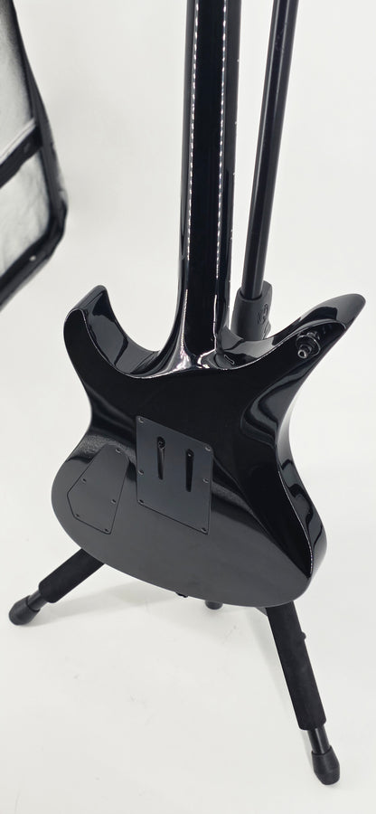 Schecter - Synyster Gates Signature - Synyster Custom  - 2015 - Black with Silver Pinstripes
