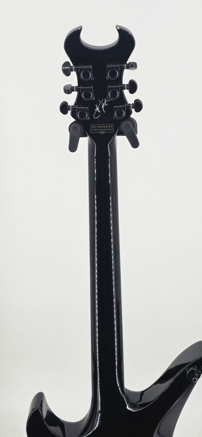 Schecter - Synyster Gates Signature - Synyster Custom  - 2015 - Black with Silver Pinstripes