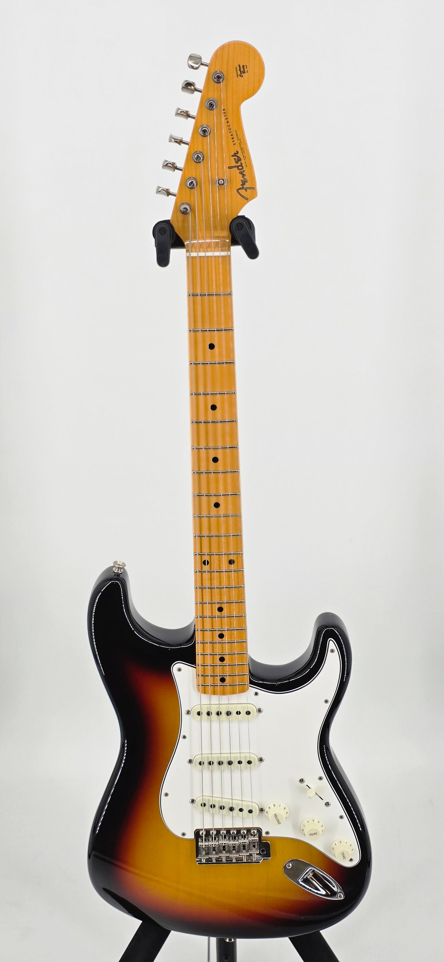 Fender - Vintage Custom 1962 Stratocaster - MIA - 2022 - 3 Color Sunburst