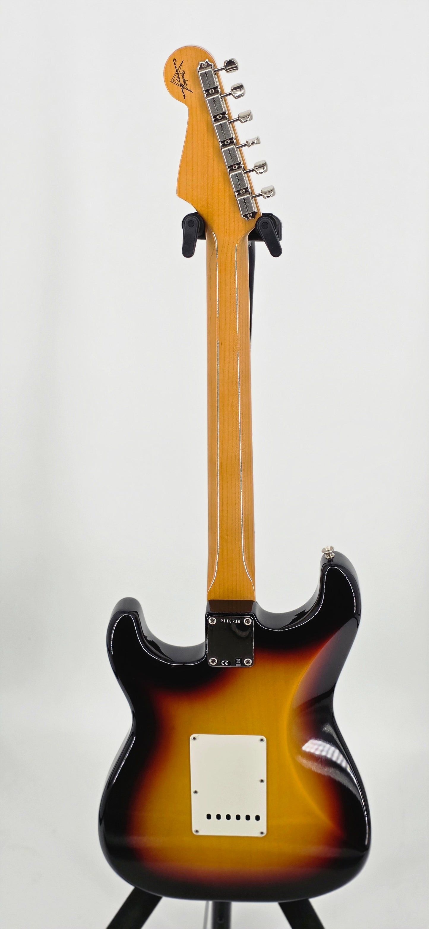 Fender - Vintage Custom 1962 Stratocaster - MIA - 2022 - 3 Color Sunburst