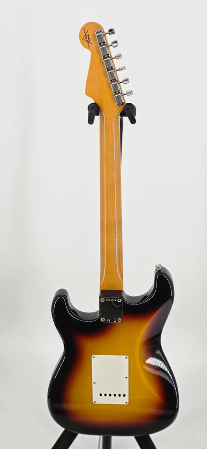 Fender - Vintage Custom 1962 Stratocaster - MIA - 2022 - 3 Color Sunburst