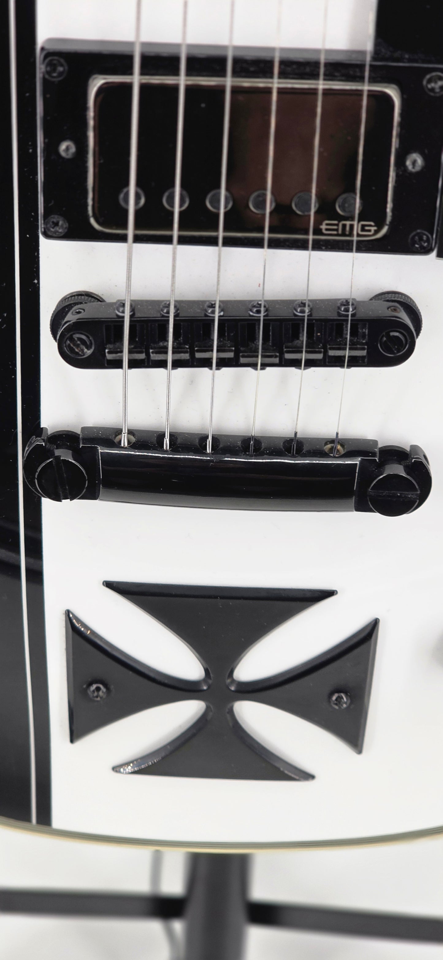 LTD - IRON CROSS - James Hetfield Signature - 2022 - Snow White