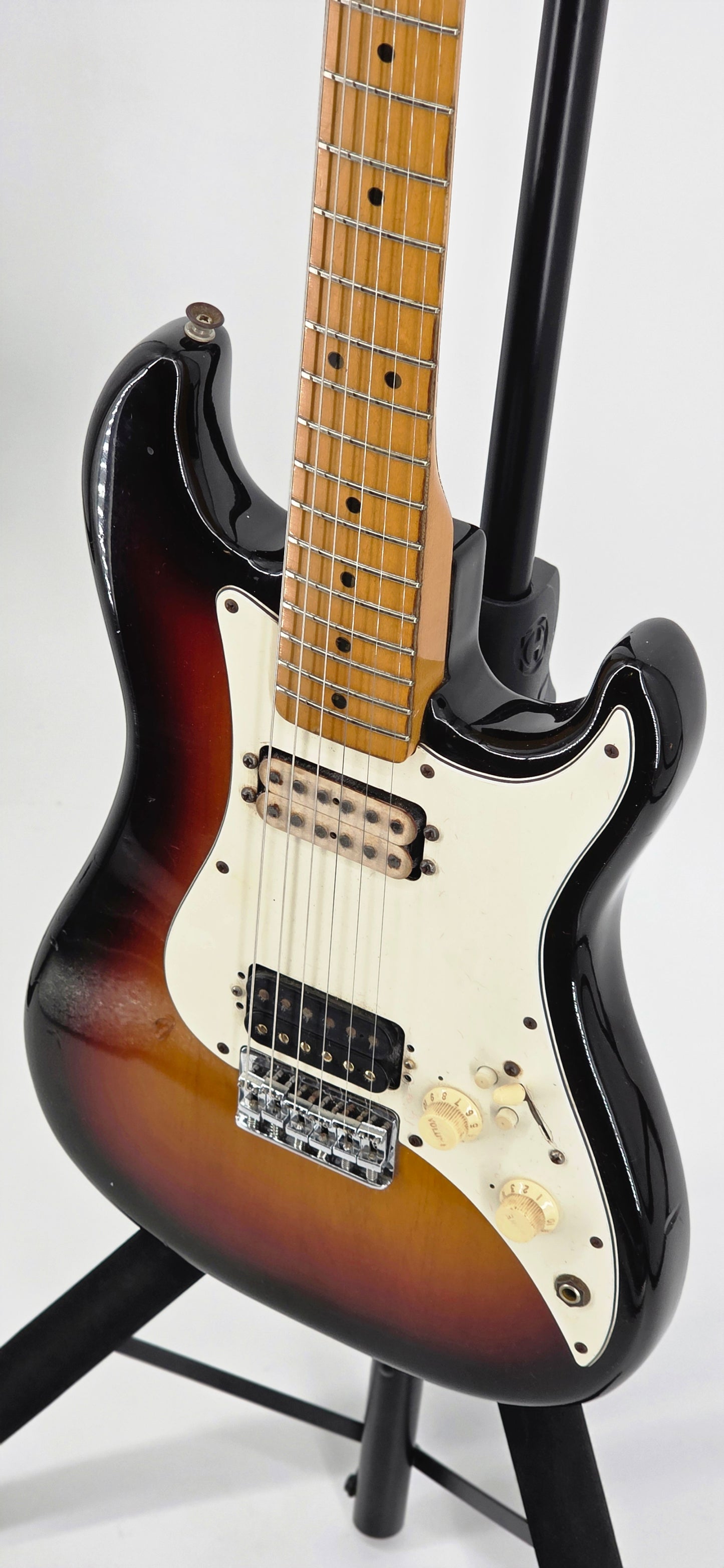Fender - Bullet H2 - 1981/1982 - 3 color Sunburst