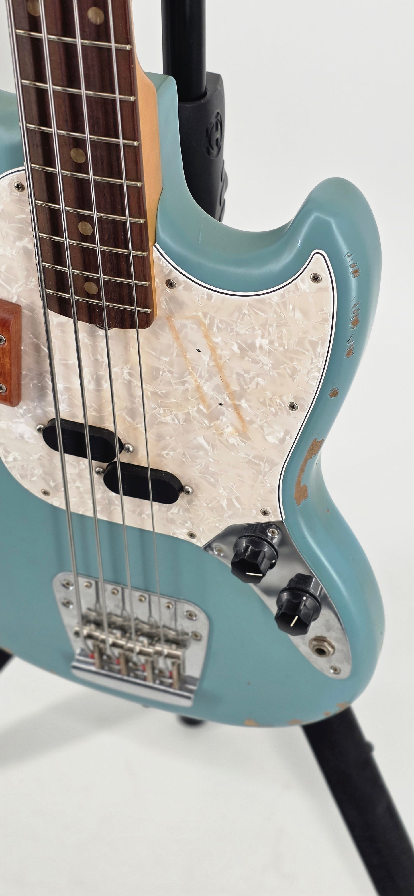 Fender - JMJ - Road Worn - Mustang Bass - 2025 - Daphne Blue Factory Relic