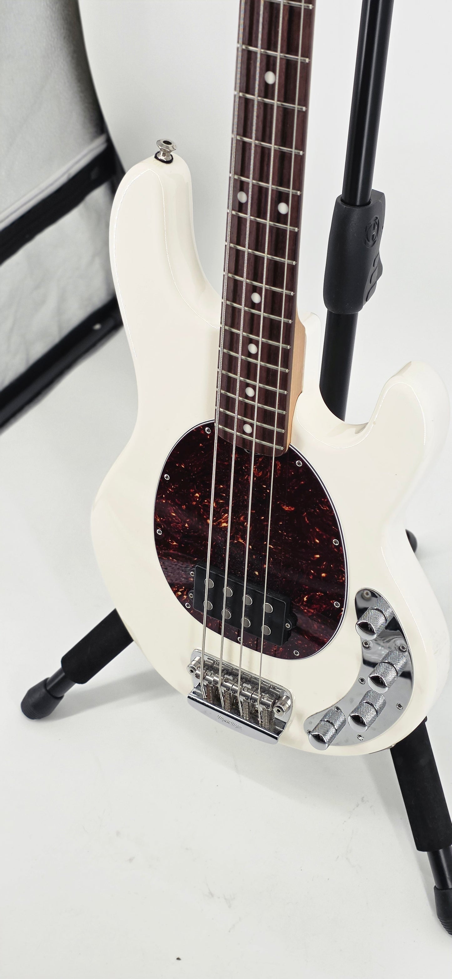 Ernie Ball Music Man - Stingray - 2017 - Snow White