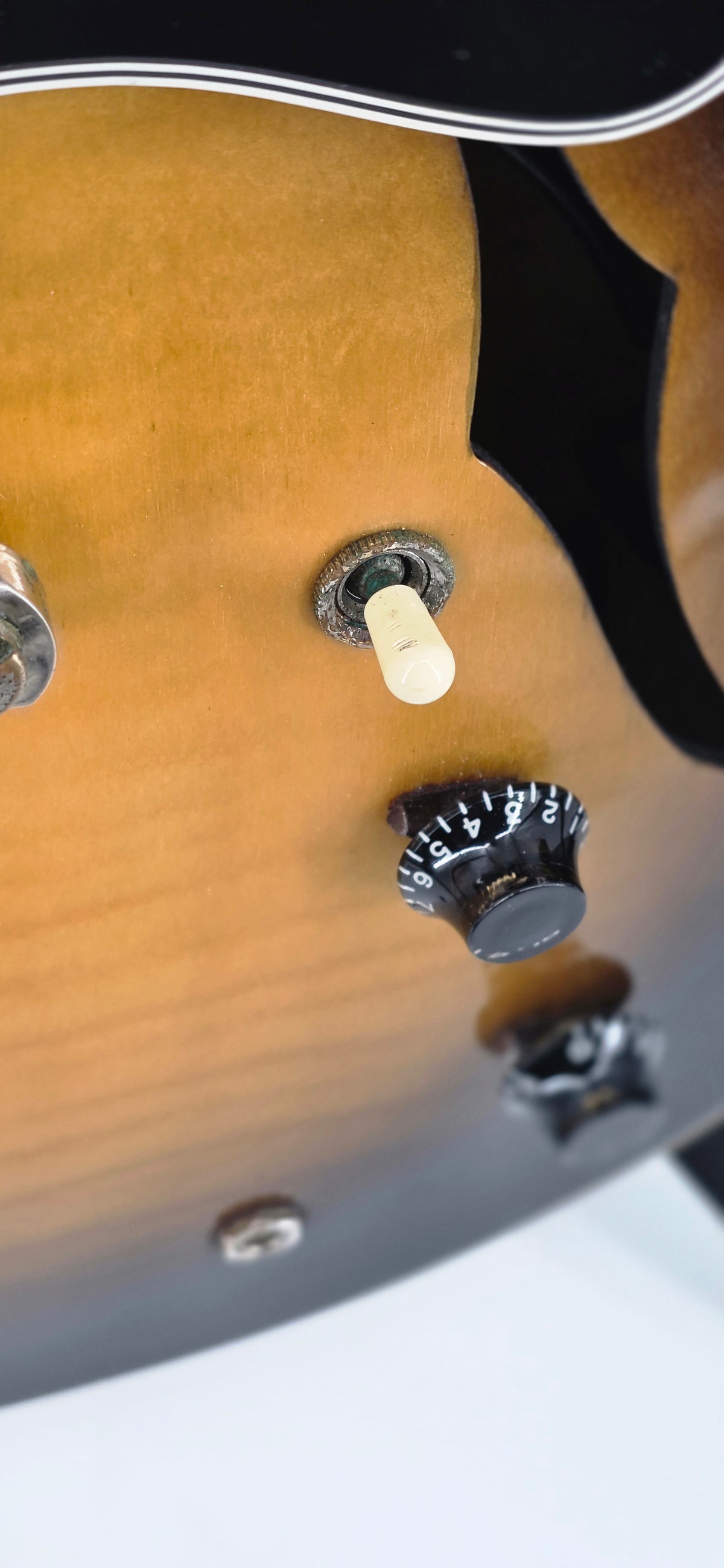Gibson -  Memphis ES-335 Dot Figured model - 2005- Vintage Sunburst finish