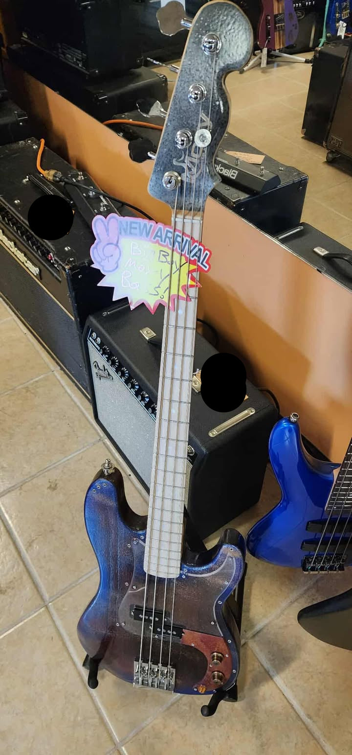 Moxy "Big Boy" Bass Guitar