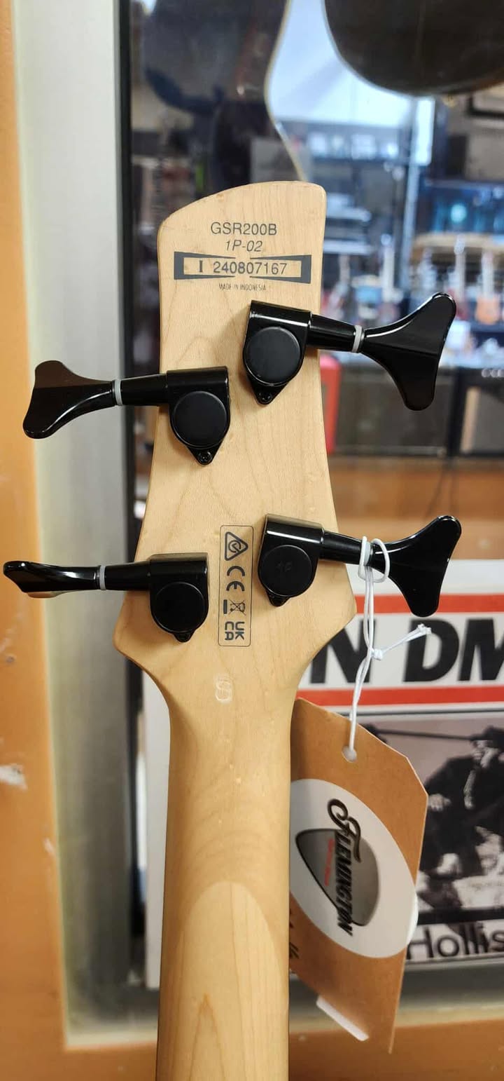 Ibanez Gio - SR - GSR200B - WNF Walnut Flat (B-Stock)