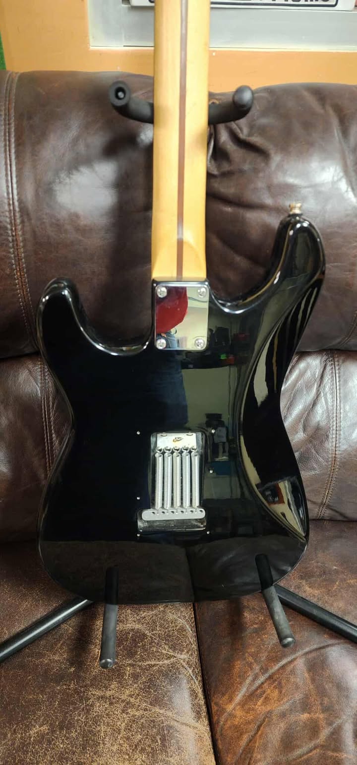 Fender Squire Series Stratocaster - 93' - Made In Korea - (Custom EMG) - Black