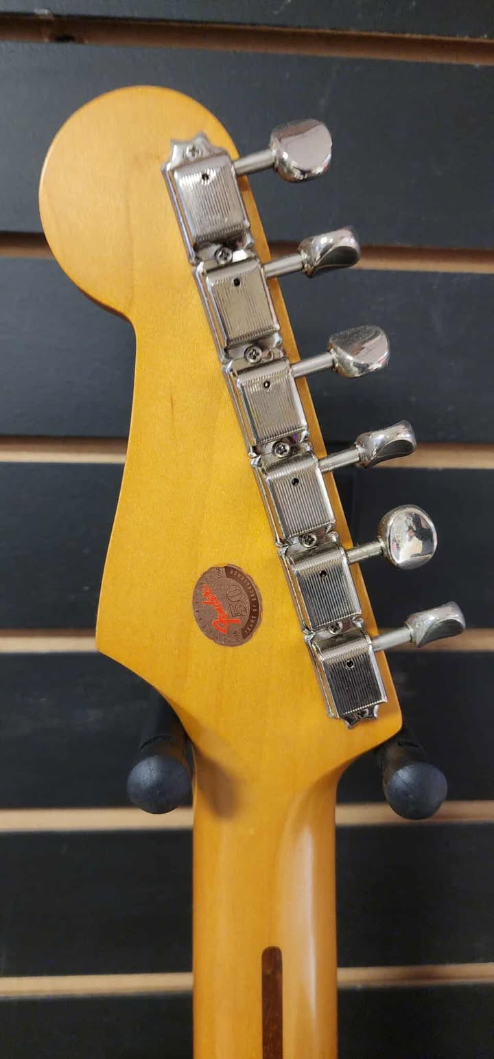 Fender Stratocaster - Made in Japan 1996 50th anniversary - White