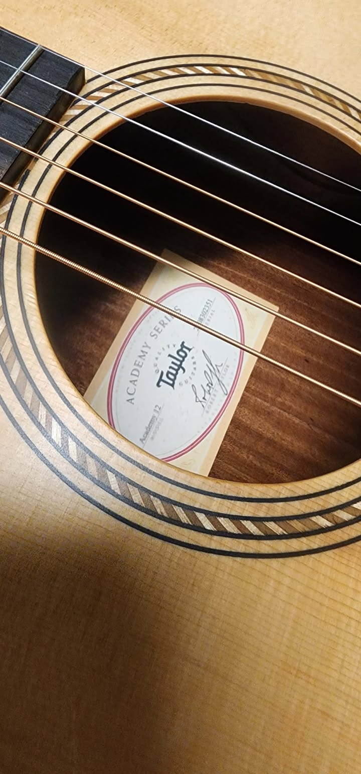 Taylor - Acoustic Guitar - Academy 12 - Natural